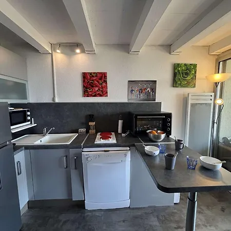 Cosy Avec Parking, Vue - 4 Pers. Appartement